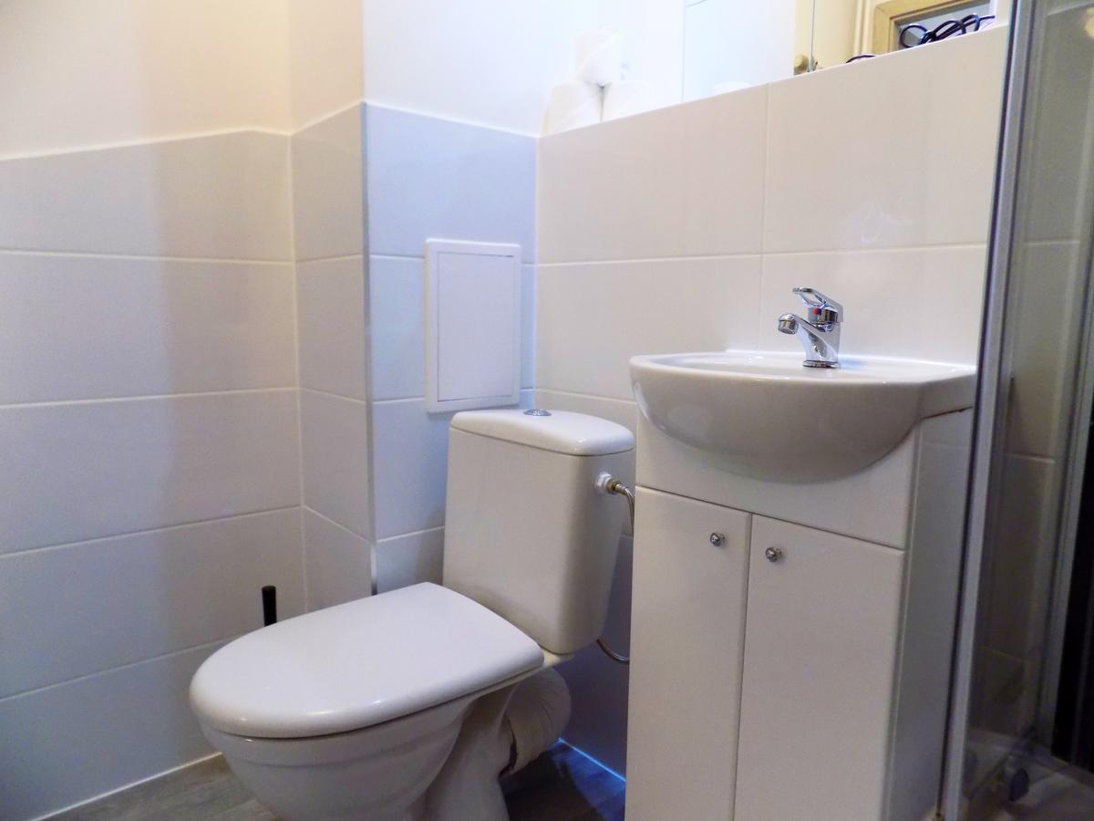 City Central Hostel Swidnicka Вроцлав Экстерьер фото