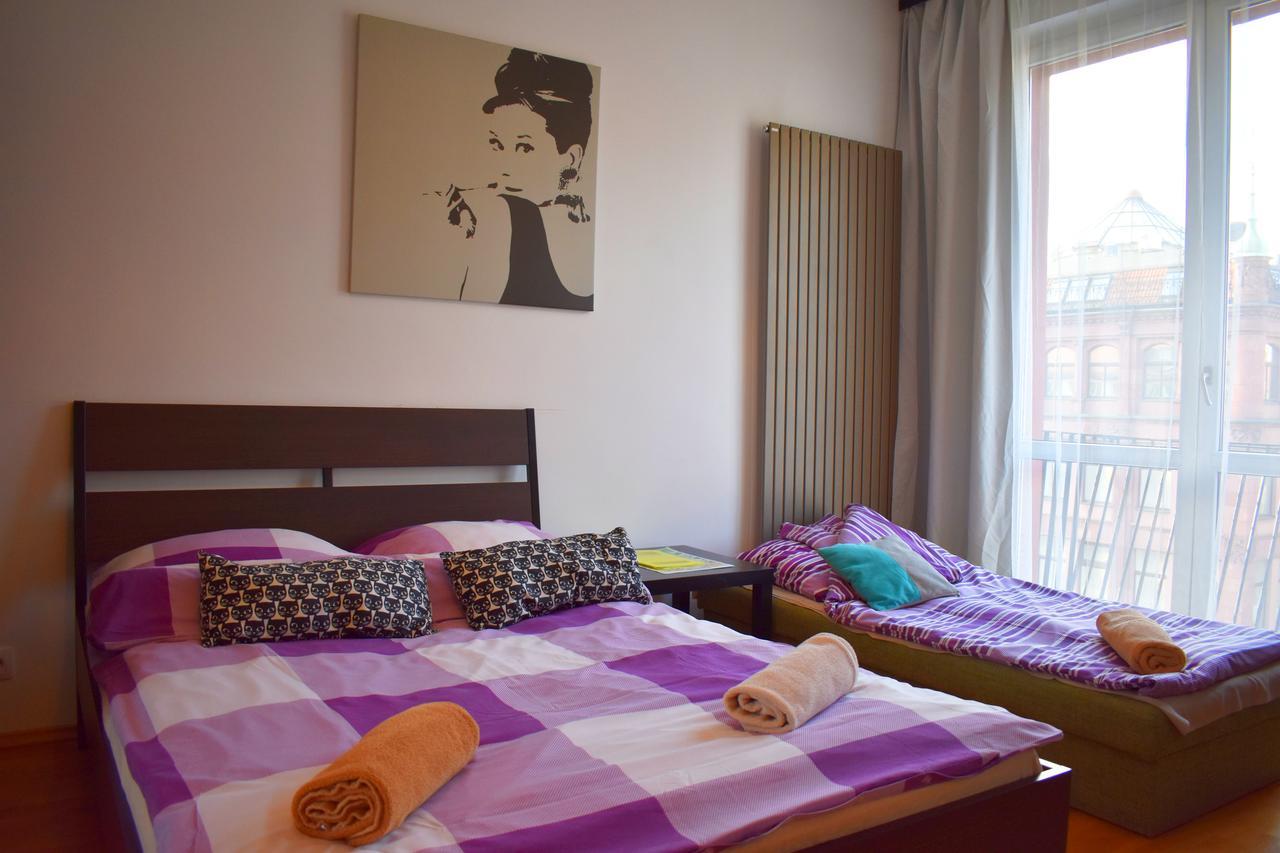 City Central Hostel Swidnicka Вроцлав Экстерьер фото