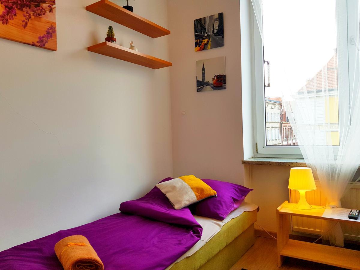 City Central Hostel Swidnicka Вроцлав Экстерьер фото