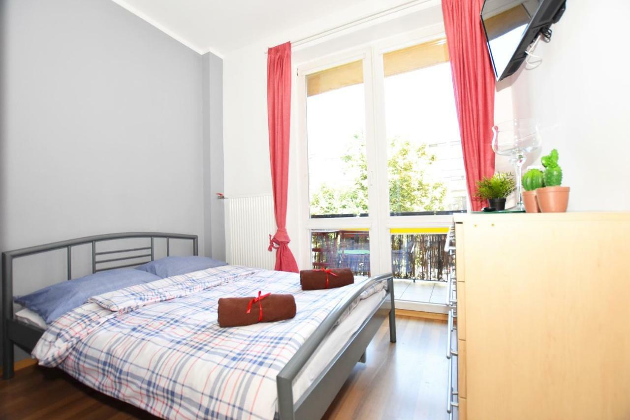 City Central Hostel Swidnicka Вроцлав Экстерьер фото