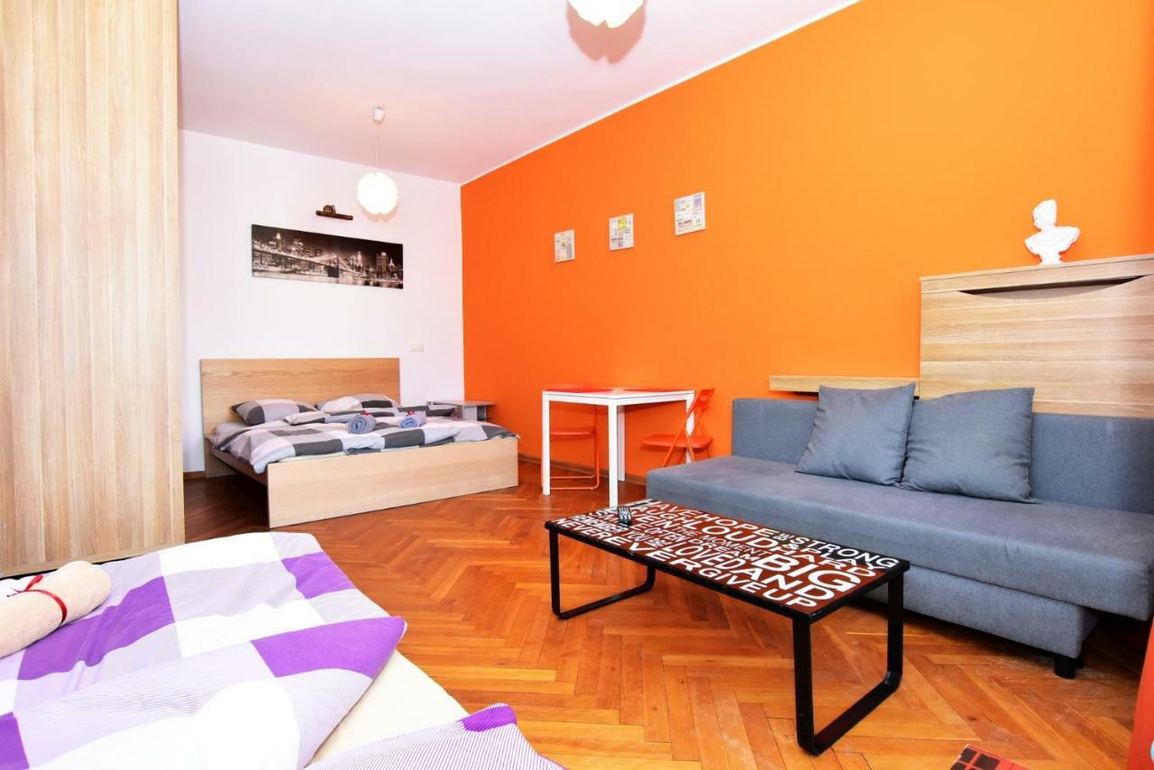 City Central Hostel Swidnicka Вроцлав Экстерьер фото