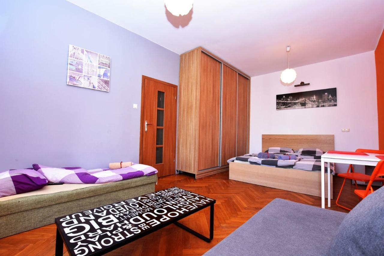 City Central Hostel Swidnicka Вроцлав Экстерьер фото